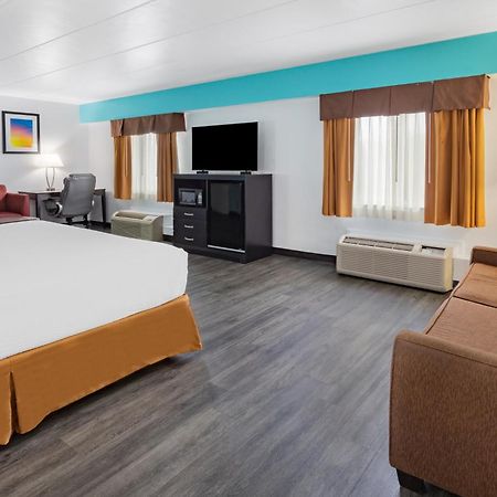 Days Inn By Wyndham Livonia Canton Detroit Habitación foto