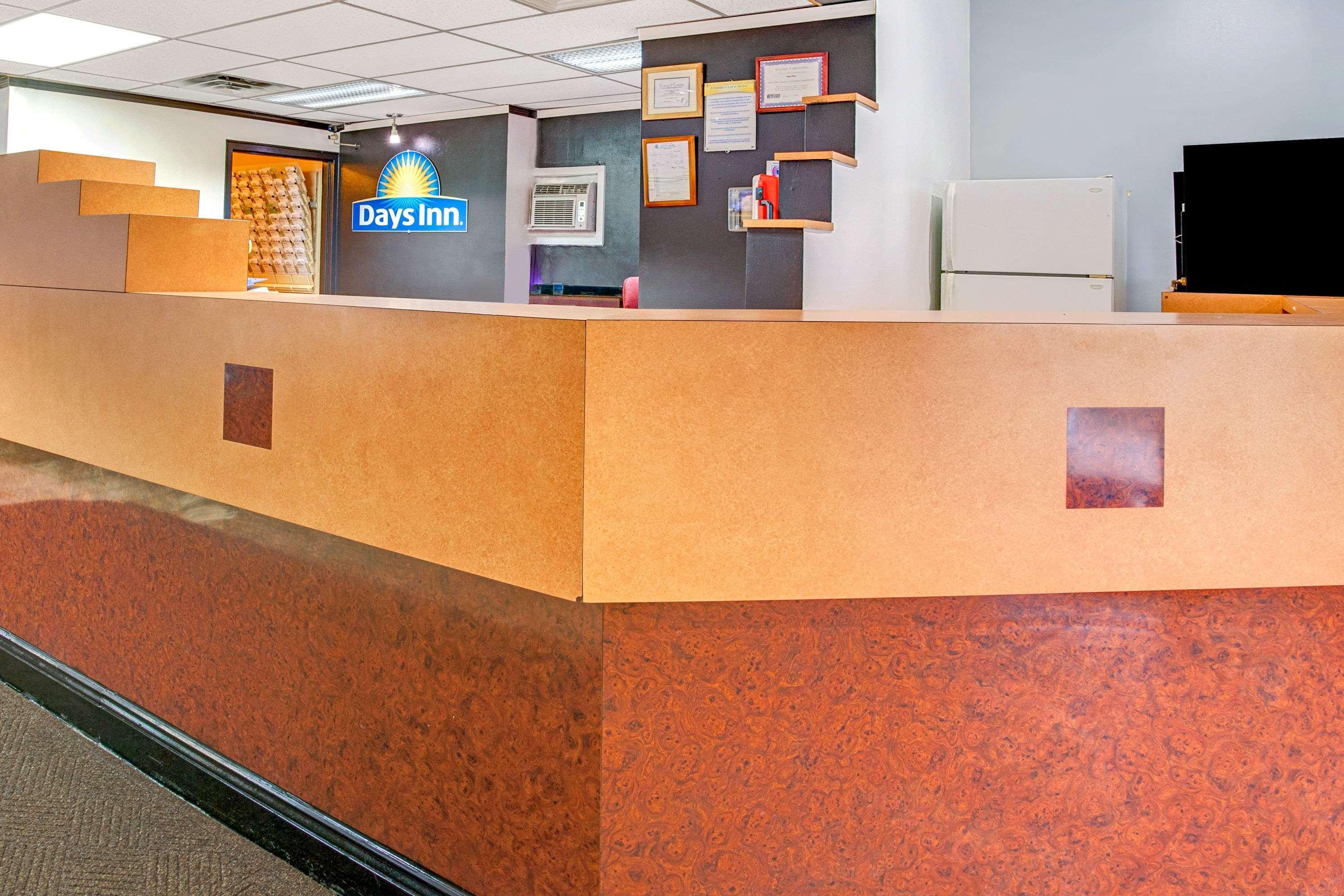 Days Inn By Wyndham Livonia Canton Detroit Exterior foto