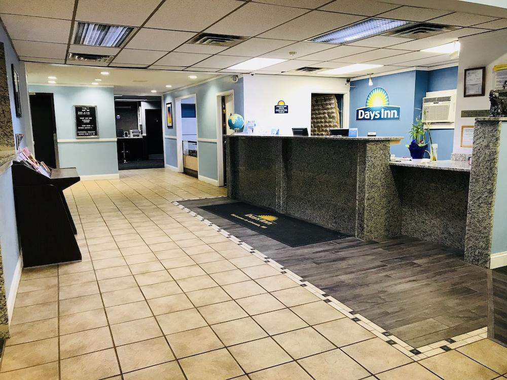 Days Inn By Wyndham Livonia Canton Detroit Exterior foto